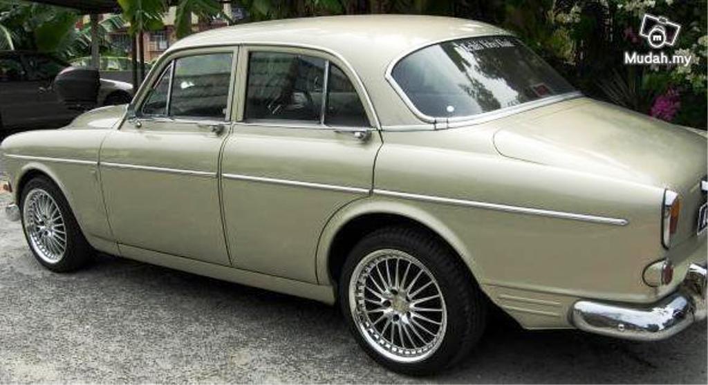 Classic Volvo in Malaysia 7.jpg